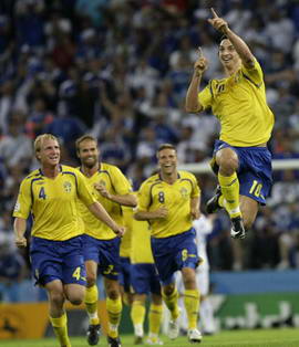 欧洲杯-伊布暴射刺穿卫冕冠军铁幕瑞典2-0胜希腊